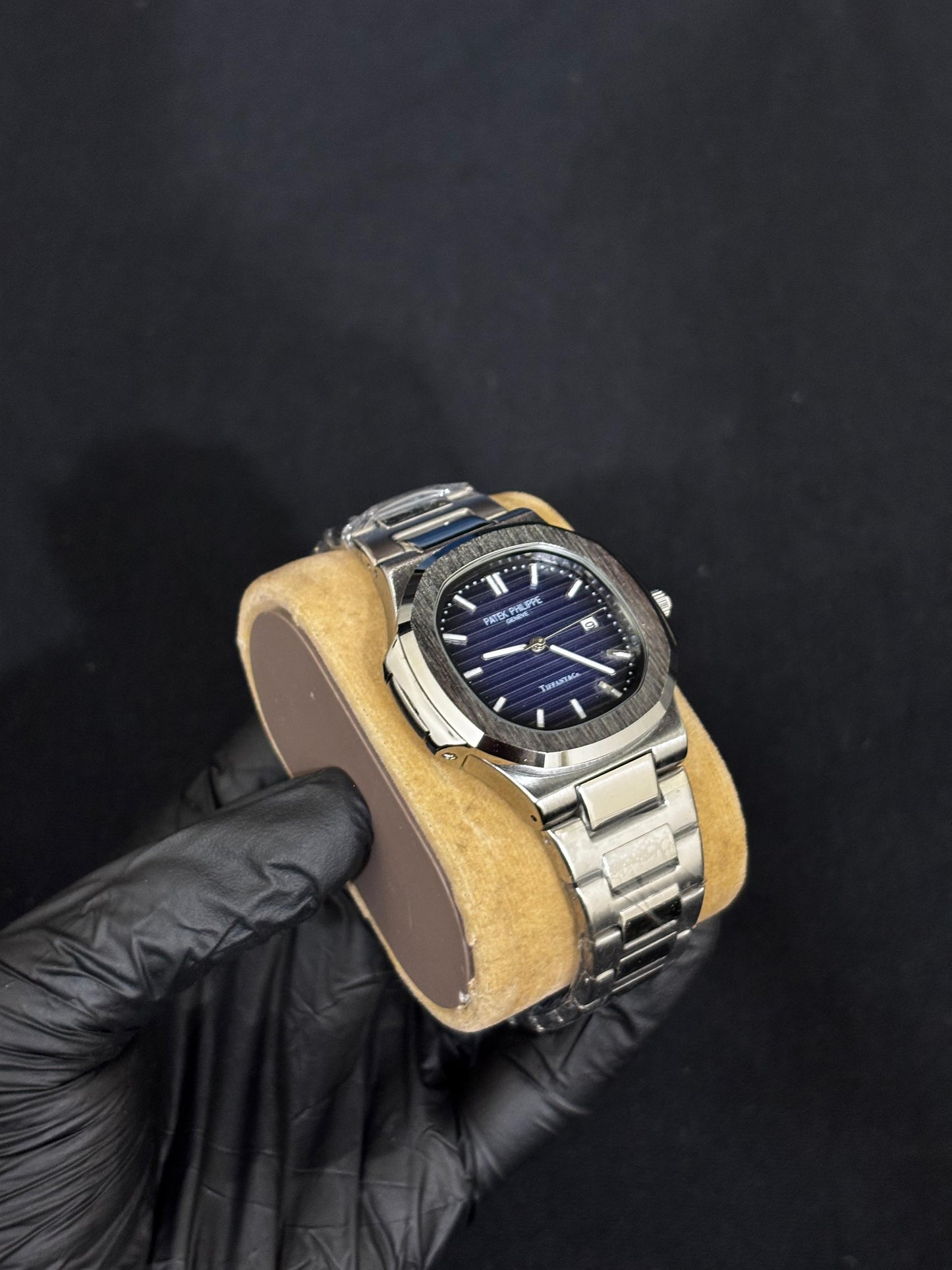 Patek Philippe Nautilus Quartz – Blue Dial Stainless Steel