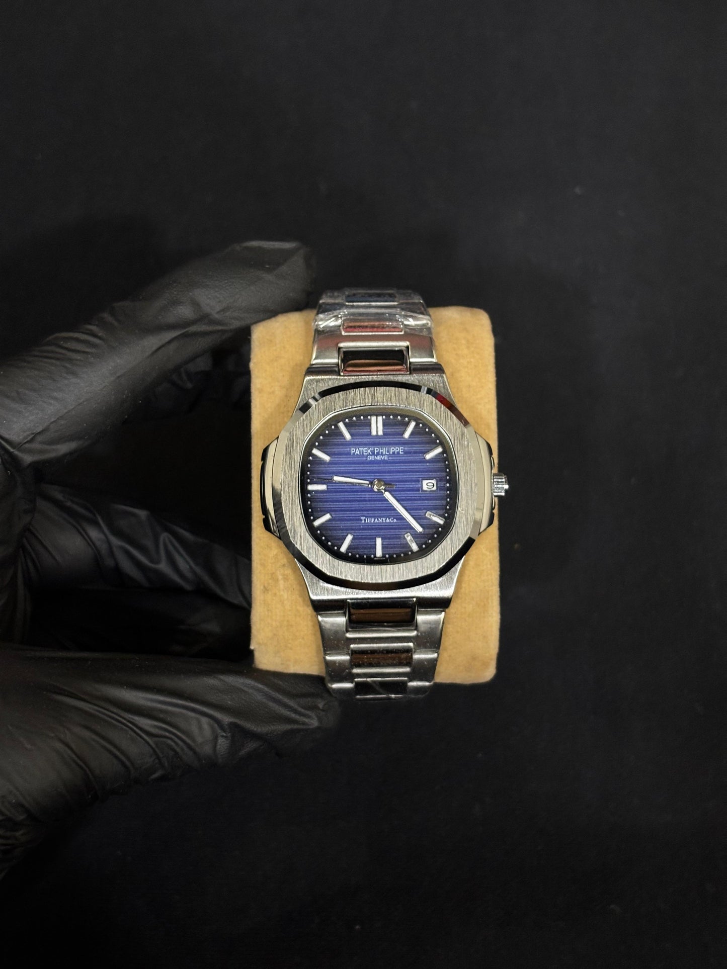 Patek Philippe Nautilus Quartz – Blue Dial Stainless Steel