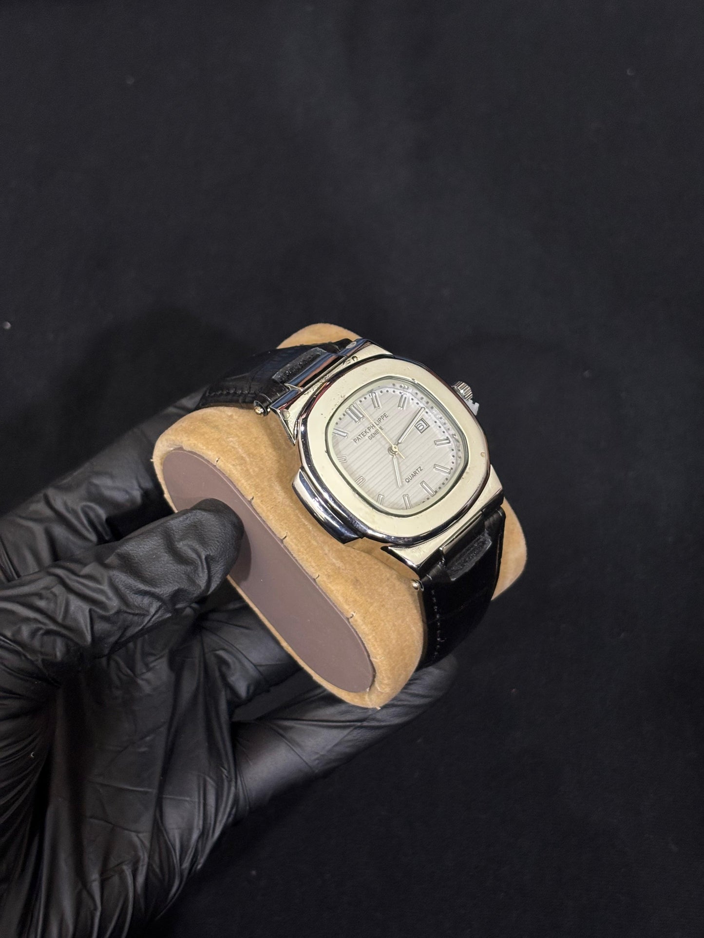 Patek Philippe Nautilus Quartz - Straps